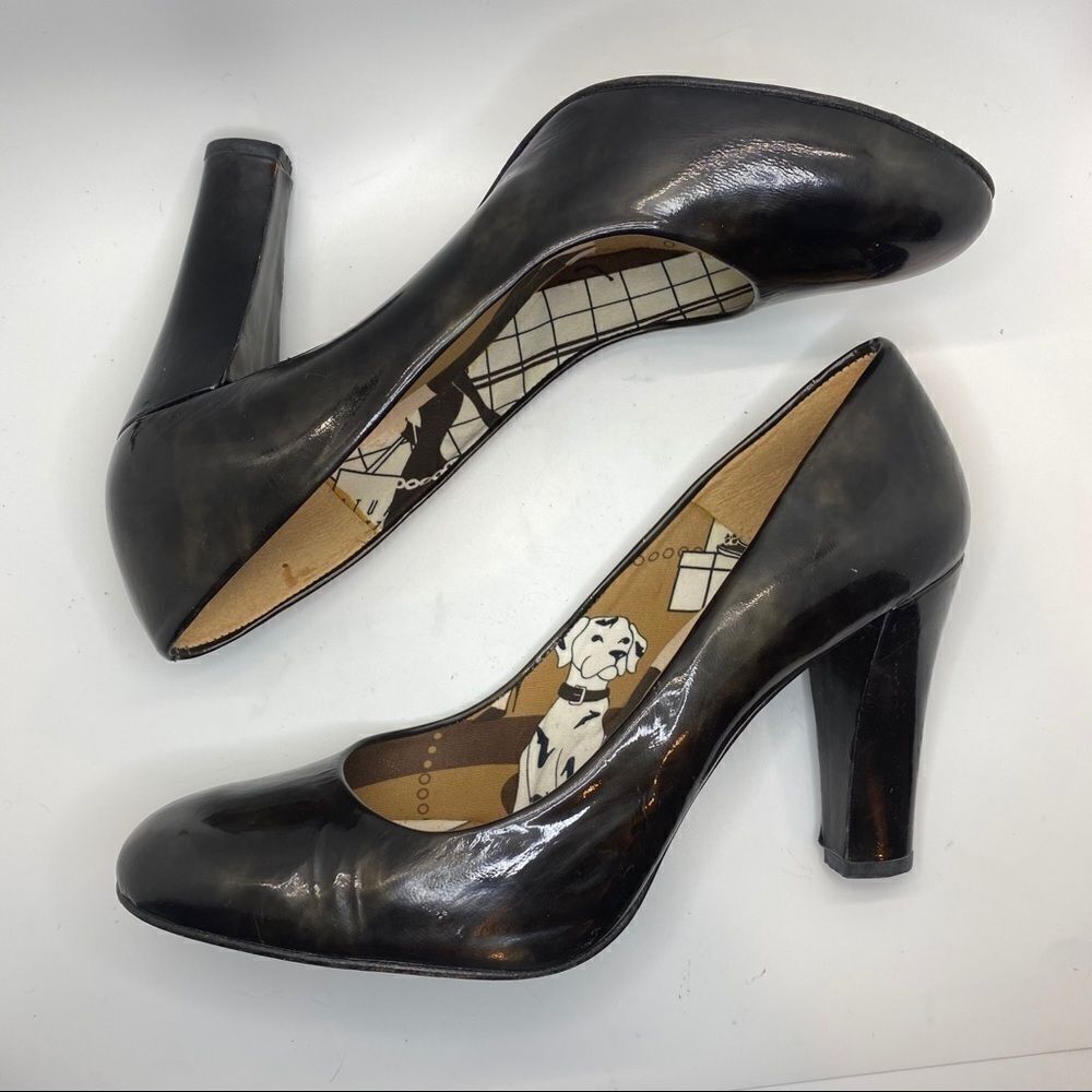 Stuart Weitzman almond toe patent leather pump - Picture 5 of 8